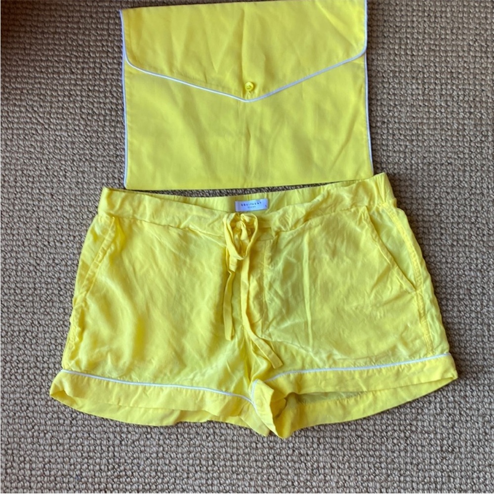Equipment 100% white pipe detail buttercup silk yellow shorts with silk bag